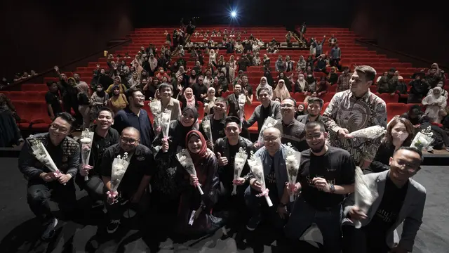 Film Satu Hari Dengan Ibu serentak tayang 21 September di seluruh bioskop XXI di Indonesia.