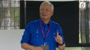 Najib Razak yang saat ini masih menjabat Perdana Menteri Malaysia memberikan hak suaranya pada Pemliu Malaysia. Ia berhadapan dengan Mahatir Muhamad pada pemilu kali ini.