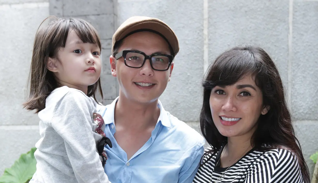 Meski telah masuk usia enam bulan, istri dari Andhika Pratama ini tidak menjadikan beban. Ia tetap menjalani aktifitasnya seperti biasa. Beruntung sang jabang bayi yang masih dalam kandungan tidak ada kendala. (Bambang E. Ros/Bintang.com)