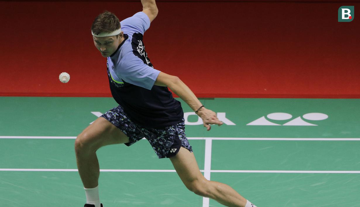 Viktor Axelsen sendiri tidak memasang target tinggi pada Daihatsu Indonesia Masters 2022. Ia Hanya berusaha bermain baik di tiap laga dengan menampilkan permainan terbaik dan berharap tidak mengalami cedera yang dapat menghambat performanya. (Bola.com/Ikhwan Yanuar)