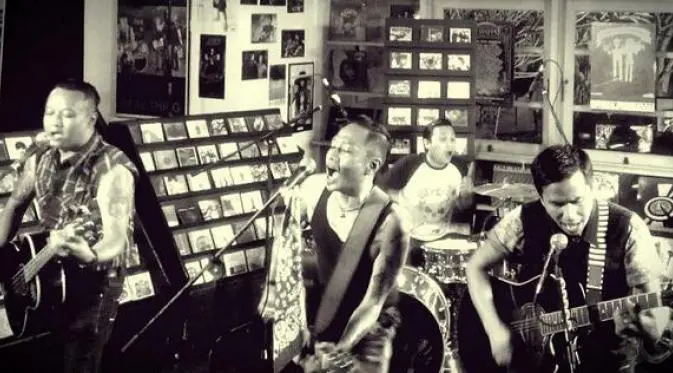 Dua tahun tak berkarya, band punk asal Jakarta, Superglad kembali menggebrak lewat album baru yang mereka beri nama 'Berandalan Ibukota'.