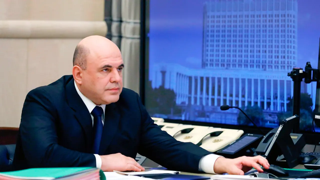 Perdana Menteri Rusia Mikhail Mishustin dinyatakan positif terinfeksi Virus Corona COVID-19. Ia menjadi politisi pertama di Rusia yang dinyatakan terinfeksi virus ini.