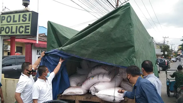 Truk Muatan Pupuk Bersubsidi Dibawa Kabur Kernet Supir di Palembang