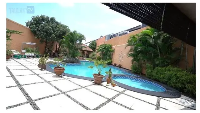 Bak Resort, Ini 8 Potret Rumah Mewah Ikang Fawzi dan Marissa Haque