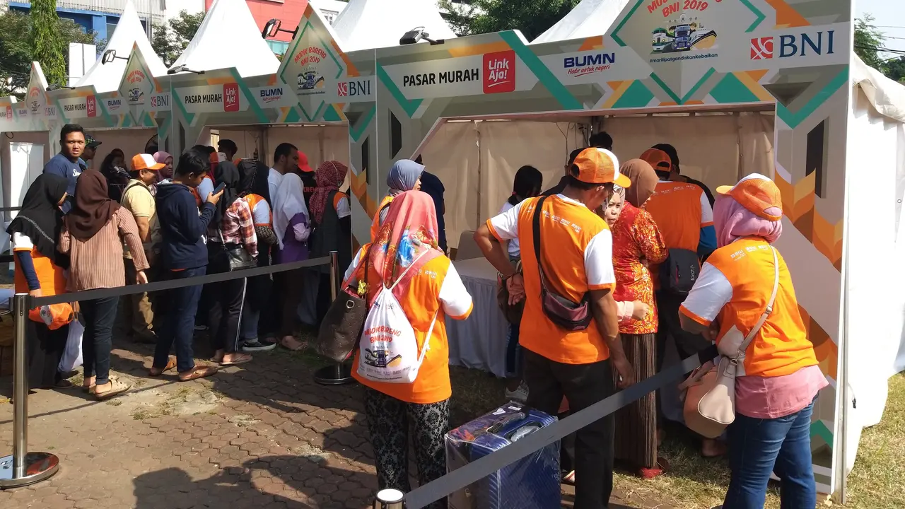 PT Bank Negara Indonesia (Persero) Tbk atau BNI memberangkatkan setidaknya 2.000 pemudik dengan menggunakan kereta api Pada Kamis (30/5/2019).