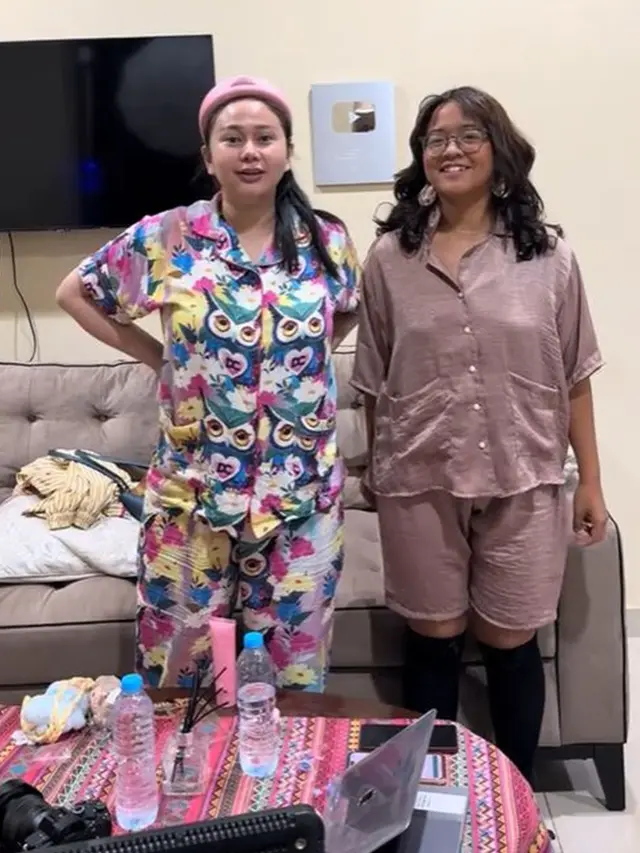 6 Potret Denise Chariesta Dikunjungi Keluarga Uya Kuya, Cinta Ajak Sang Pacar