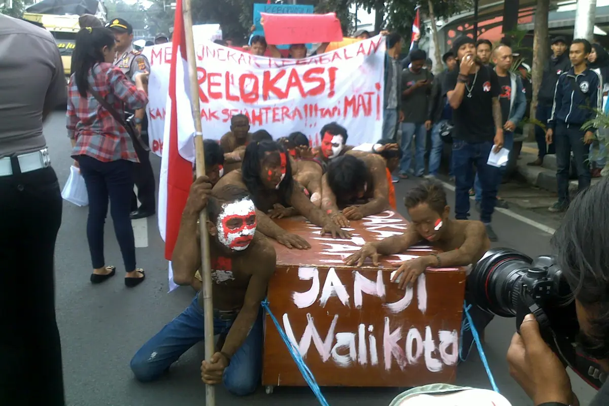 Terancam Bangkrut, PKL Kota Bandung Berjalan Kaki Tolak Relokasi
