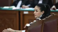 Sebelumnya, Nikita Mirzani dan asistennya, Ismail Marzuki, didakwa atas dugaan pemerasan terhadap dr. Reza Gladys, pemilik produk Glafidsya. (Kapanlagi.com/Budy Santoso)