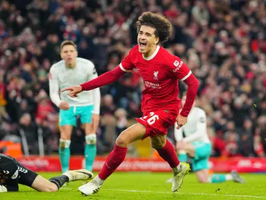 Pemain Liverpool, Jayden Danns melakukan selebrasi setelah mencetak gol saat pertandingan sepak bola putaran kelima Piala FA Inggris melawan Southampton di Stadion Anfield, Liverpool, Rabu, 28 Februari 2024. (AP Photo/Jon Super)