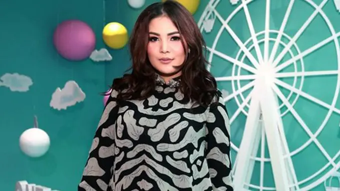 Nindy berani tampil unik/copyright: KapanLagi.com