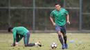 Pada sesi latihan di SPH Karawaci, Ricky Fajrin selalu ditempatkan menjadi rekan duet untuk Hansamu Yama. (Bola.com/Vitalis Yogi Trisna)