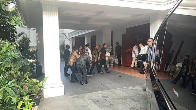 Khofifah dan Emil Dardak Sambangi Rumah Prabowo