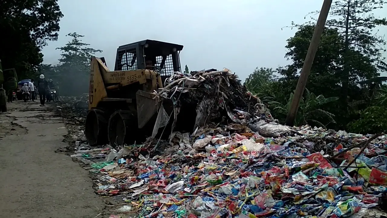 Misteri Keberadaan Truk Pengangkut Limbah Medis di TPS Cirebon