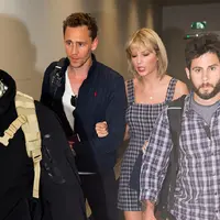 Taylor Swift dan Tom Hiddleston (via. Hollywood Life)