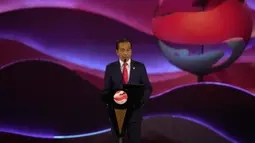 "Akhir-akhir ini saya sering mendengar pertanyaan publik terkait ASEAN yaitu, apakah ASEAN akan terpecah dan tidak bisa bersatu, apakah kapal ASEAN mampu terus melaju," kata Jokowi saat menyampaikan pidato di depan para pemimpin negara ASEAN. (AP Photo/Dita Alangkara, Pool)