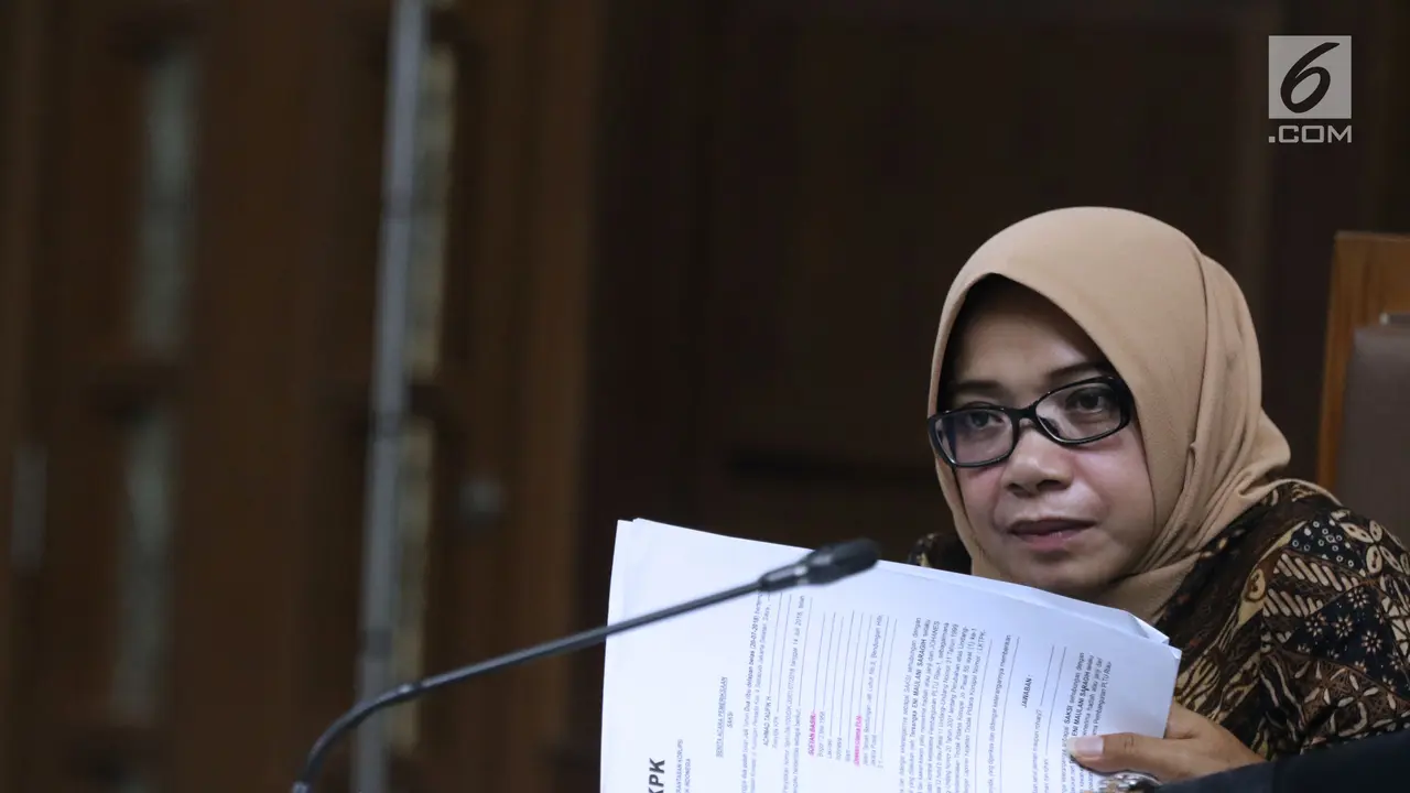 Ekspresi Eni Maulani Saragih Saat Dengar Keterangan Saksi