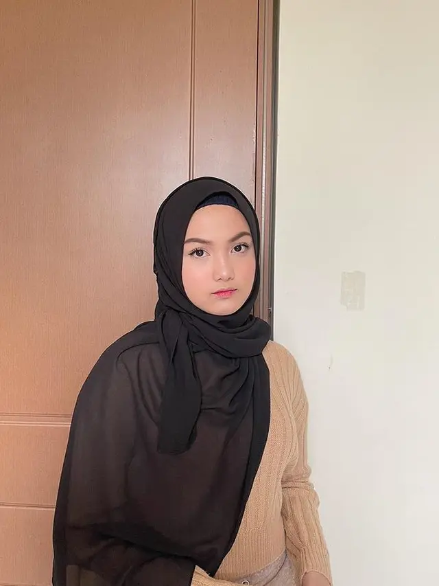 6 Potret Aisyah Aqillah Saat Pakai Hijab Ini Tuai Pujian