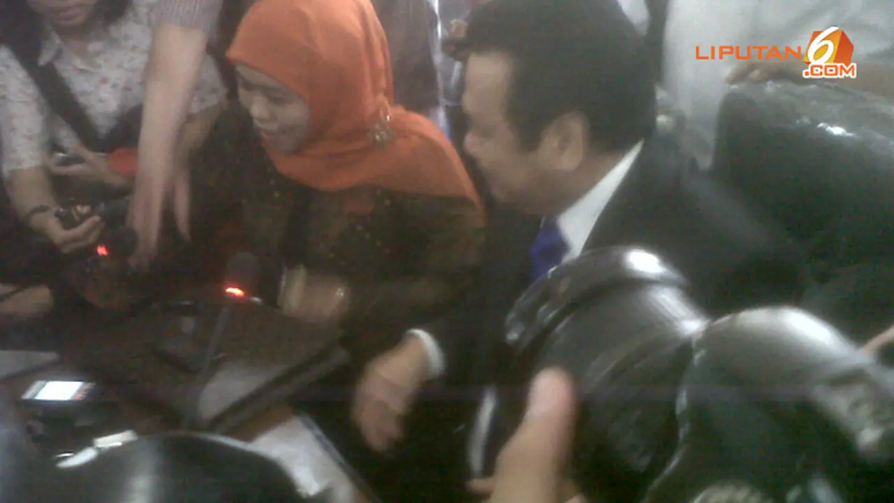 khofifah-menang130731b.jpg