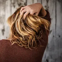 Ilustrasi Rambut | unsplash.com/@timmossholder