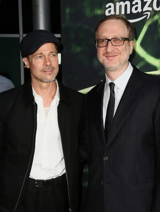 Biasanya, sebelum cerai Pitt dan Jolie selalu berjalan di karpet merah bersama dan tampak mesra. Meskipun kini sudah bercerai, Pitt yang hadir di gala premiere ‘The Lost City of Z’ tetap tersenyum senang. (AFP/Bintang.com)