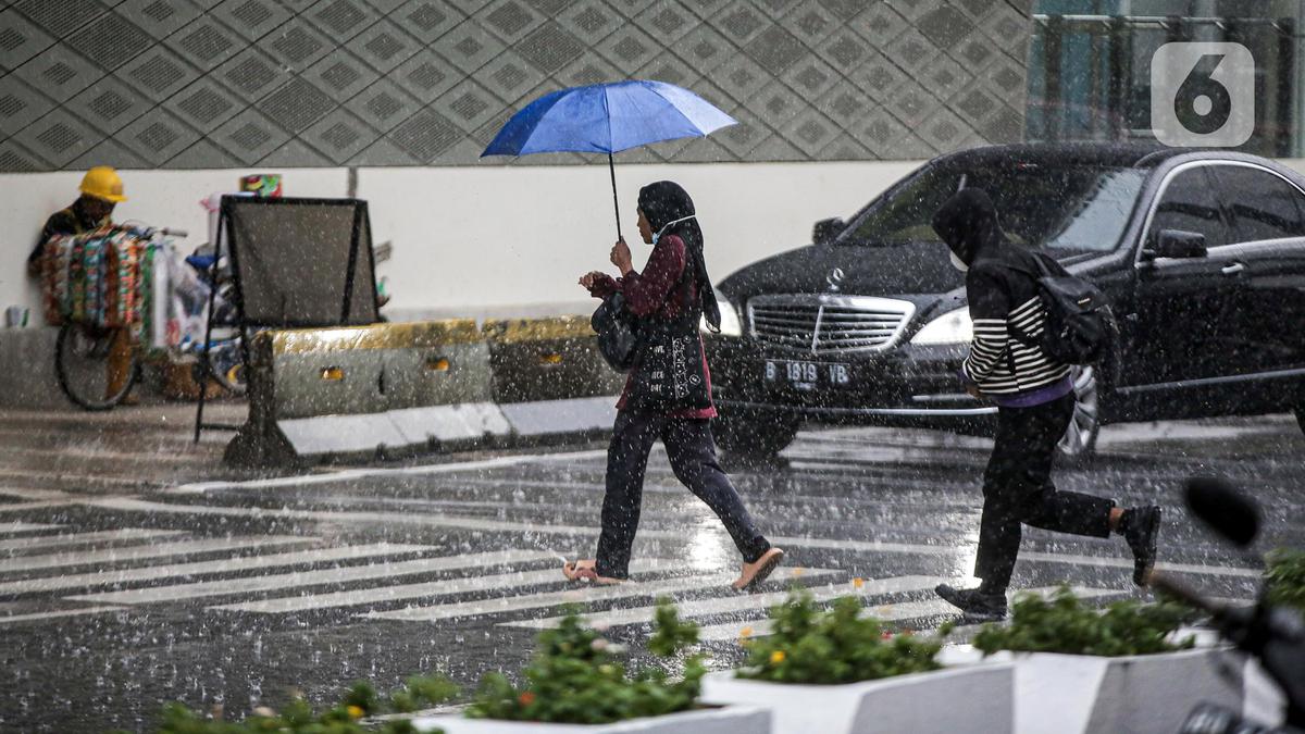 Cuaca Indonesia Hari Ini Selasa 5 Desember 2023: Waspada Hujan Petir Siang Nanti