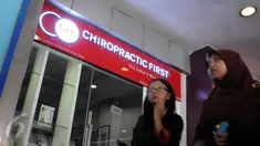 Klinik di Mal Pondok Indah, Jakarta Selatan ini diduga melakukan malapraktik setelah seorang pasiennya, Allya Siska Nadya, meninggal pada Agustus 2015, setelah mengikuti 2 kali terapi cheropractic, Jakarta, Kamis (7/1/2016). (Liputan6.com/Helmi Afandi)