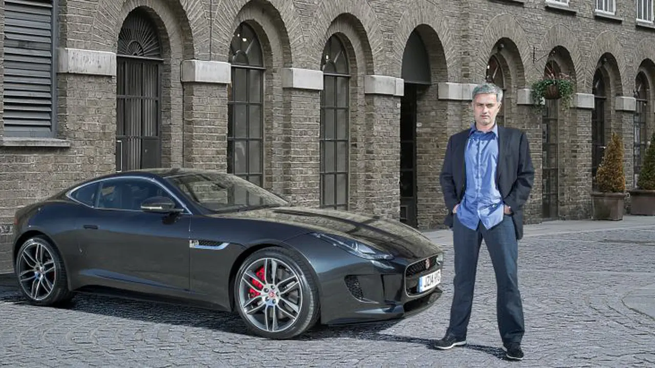 Mourinho Mejeng Pakai F-Type R Coupe Spesial