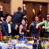 Inilah sebuah resepsi pernikahan paling mengagumkan di tahun 2015. Penasaran? Simak videonya di sini.
