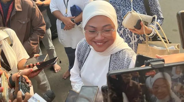 Menteri Ketenagakerjaan (Menaker) RI Ida Fauziah menanggapi, soal usulan memberikan bantuan sosial (bansos) kepada masyarakat korban judi online. (Winda Nelfira).