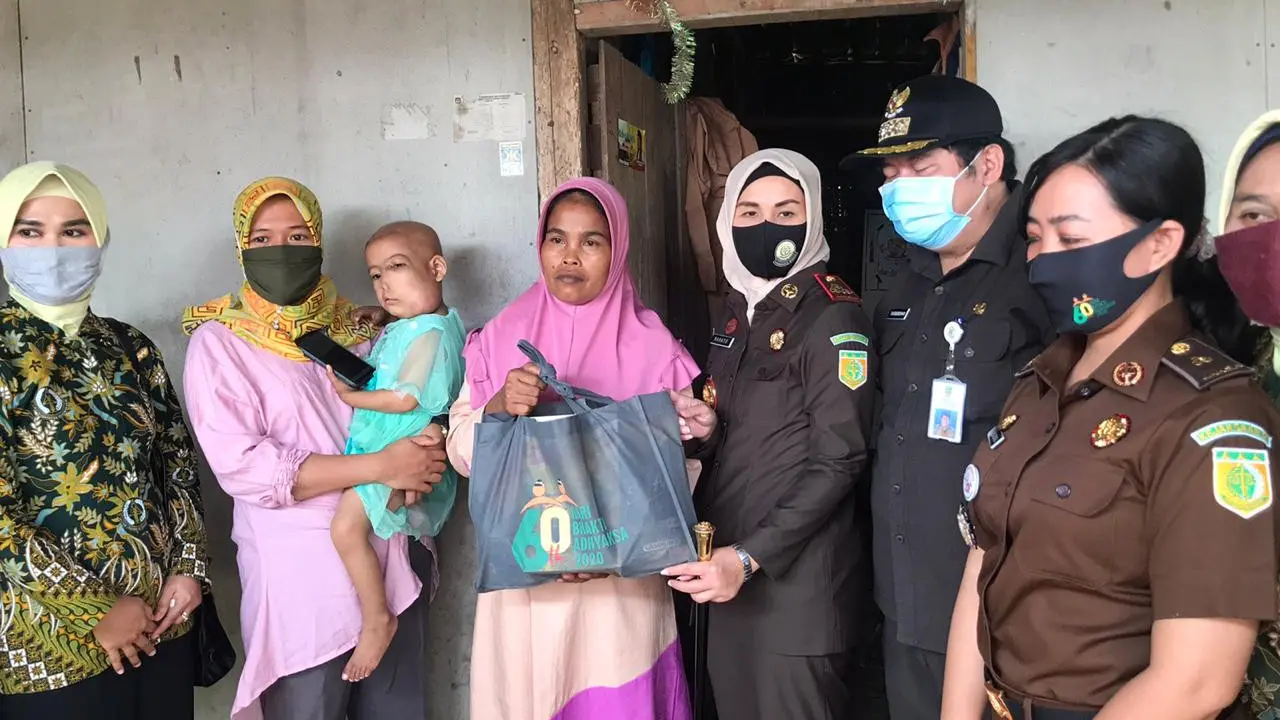 Nurasyifah balita 3 tahun di Bekasi yang mengidap tumor. (Liputan6.com/Bam Sinulingga)