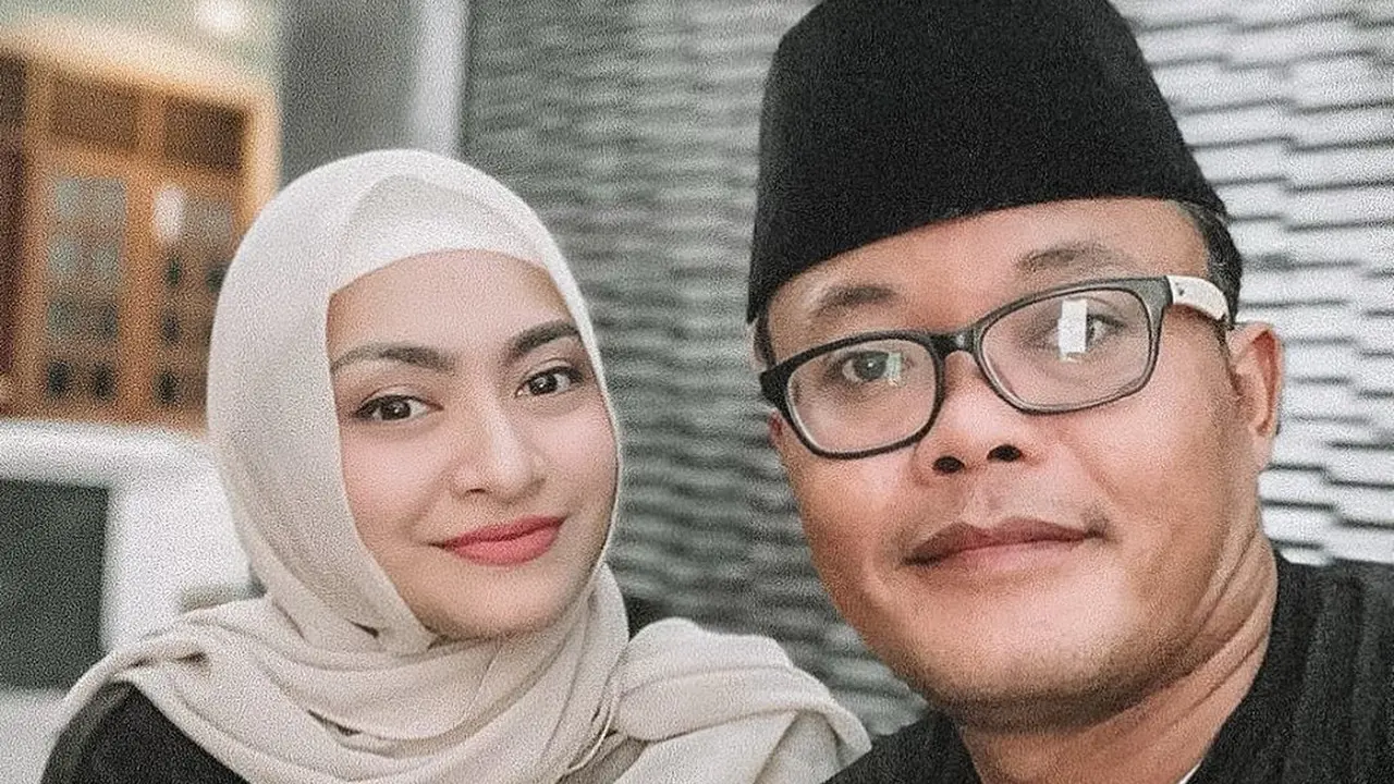 Potret Nathalie Holscher Pakai Hijab. (Sumber: Instagram/fpanjikomara)
