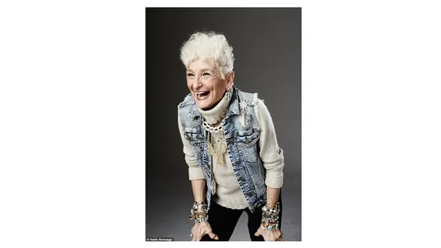 Hattie Retroage