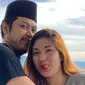 Tretan Muslim dan istri, Rinda Rizqi Veani Permatasari. (Dok. IST)