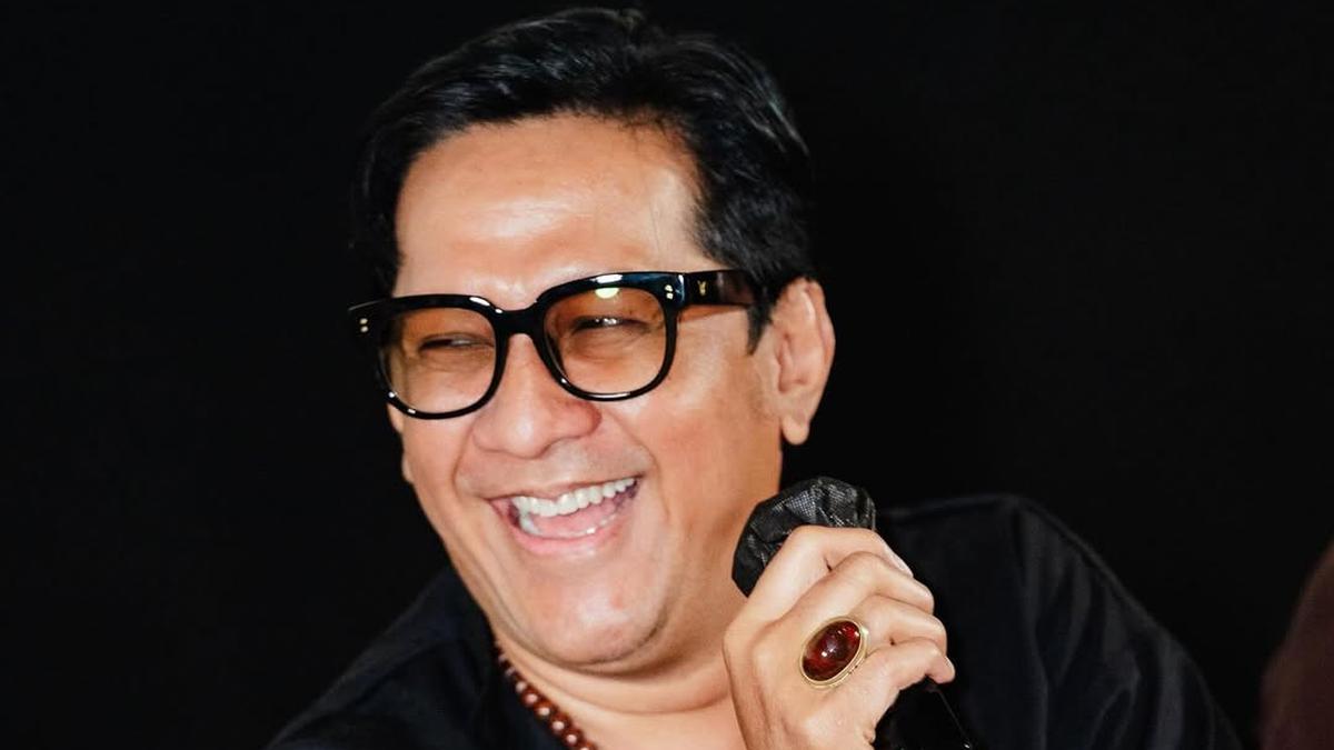 Andre Taulany Jadi Dukun Lagi di Film Comic 8 Revolution: Santet K4bin3t, Dulu 1 Scene Kini Peran Utama