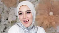 Tampilan Syahrini saat Syukuran Kehamilan 7 Bulanan Di Singapura. [@princessyahrini]