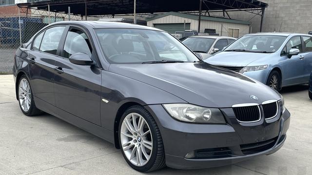 BMW 320i E90