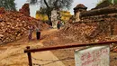 Sementara itu 5.012 orang terluka, 210 lainnya masih dilaporkan hilang serta ribuan lainnya kehilangan tempat tinggal. (Foto oleh AFP)
