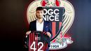 Bek tengah dengan tinggi 190 sentimeter resmi menjadi milik OGC Nice, pada 3 Agustus 2022. Klub asal Prancis itu menebus Mattia Viti dari Empoli dengan biaya 13 juta euro atau sekitar Rp197 miliar. (AFP/Valery Hache)