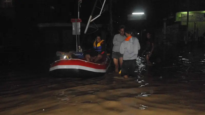 Sungai Meluap, Perumahan Jatiasih Bekasi Dilanda Banjir