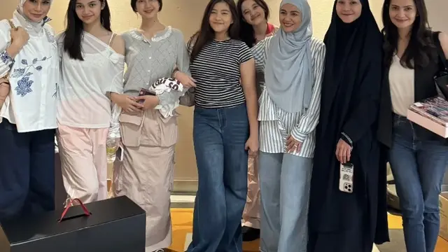 Cut Tary, Zaskia Adya Mecca, dan Meisya Siregar Para Ibu Hadir Dukung Putri Mereka di Final Gadis Sampul 2024. [@meisya__siregar]