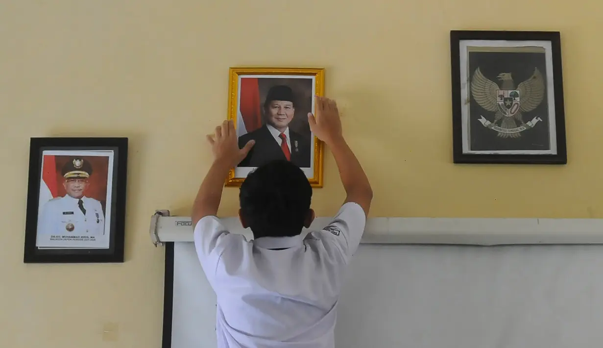 Sebelumnya, Komisi Pemilihan Umum (KPU) Republik Indonesia telah menetapkan pasangan Prabowo Subianto-Gibran Rakabuming Raka memenangi kontestasi Pemilihan Presiden pada Pemilihan Umum 2024. (merdeka.com/Arie Basuki)