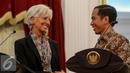 Presiden Joko Widodo memberikan keterangan pers dengan Direktur Pelaksana Dana Moneter Internasional (IMF) Christine Lagarde usai pertemuan tertutup di Istana Merdeka, Jakarta, Selasa (1/9/2015). (Liputan6.com/Faizal Fanani)