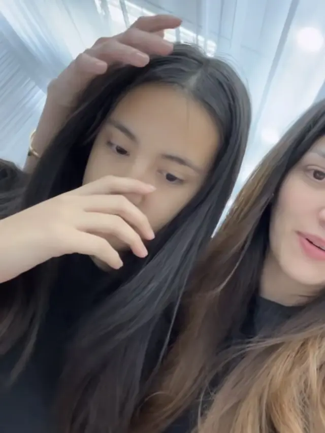 Nia Ramadhani di Rumah Duka hingga Pemakaman Nenek Tercinta. [@ramadhaniabakrie]