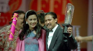 Hati Terbelah Jamal Mirdad Lydia Kandou Tetap Jaga Kebersamaan News Entertainment Fimela Com