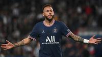 Barcelona melepas Neymar ke PSG pada awal musim 2017/2018 dengan nilai transfer sebesar 222 juta euro. Selama 4 musim berseragam Blaugrana, ia total tampil dalam 186 laga di semua ajang dengan torehan 105 gol dan 76 assist. (AFP/Anne-Christine Poujoulat)