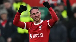 Pemain Liverpool, Alexis Mac Allister dilahirkan pada tanggal 24 Desember 1998 di Santa Rosa, Argentina. Sehari menjelang Natal tahun ini ia genap berusia 25 tahun. (AFP/Paul Ellis)