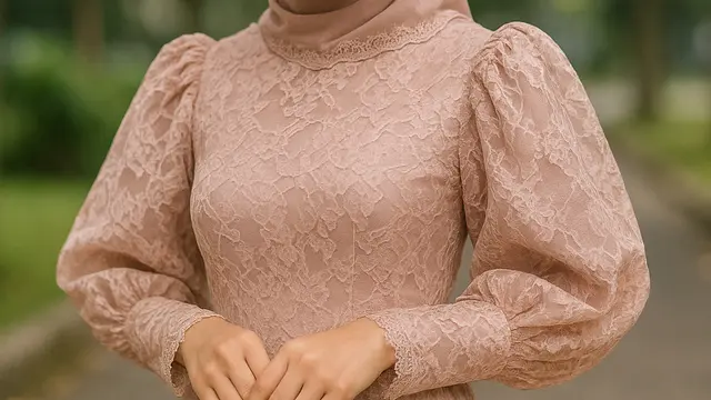 7 Inspirasi Kebaya Brokat Renda untuk Hijab, Punya Syahnaz Sadiqah Curi Perhatian