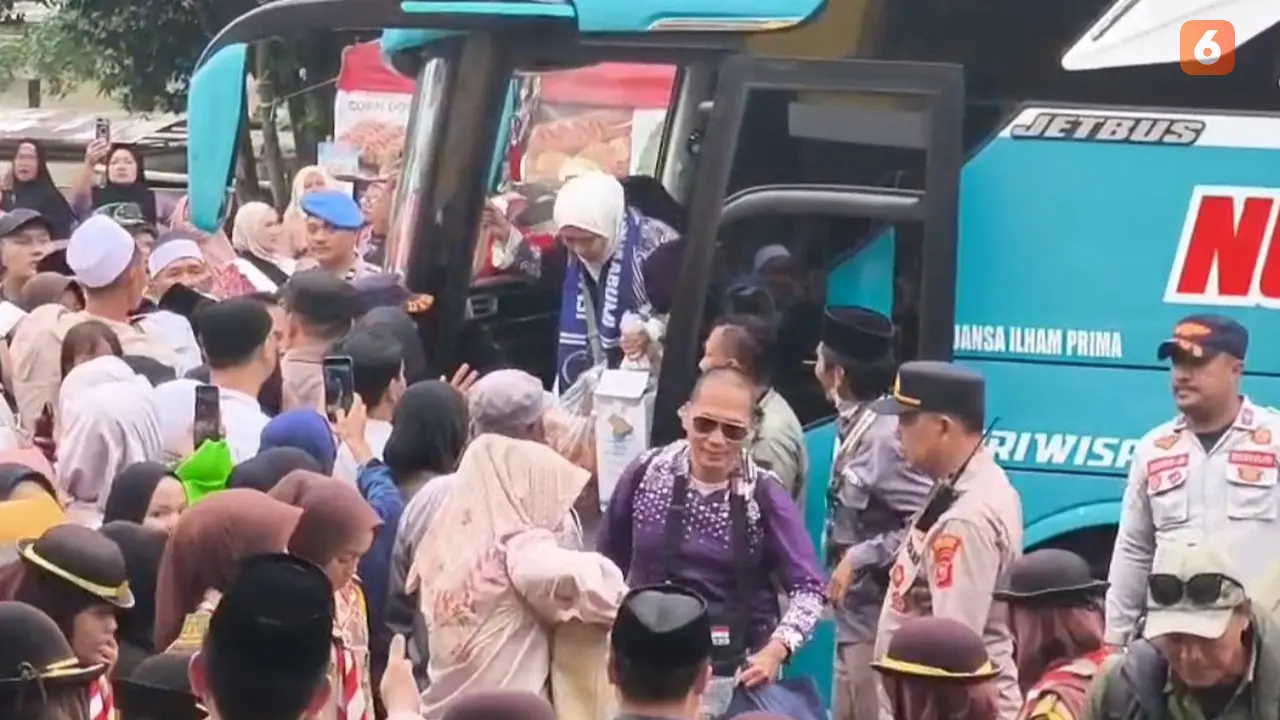 Kepulangan jemaah haji 2025 asal Kabupaten Sukabumi di Pusbangdai. (Liputan6.com/Fira Syahrin).