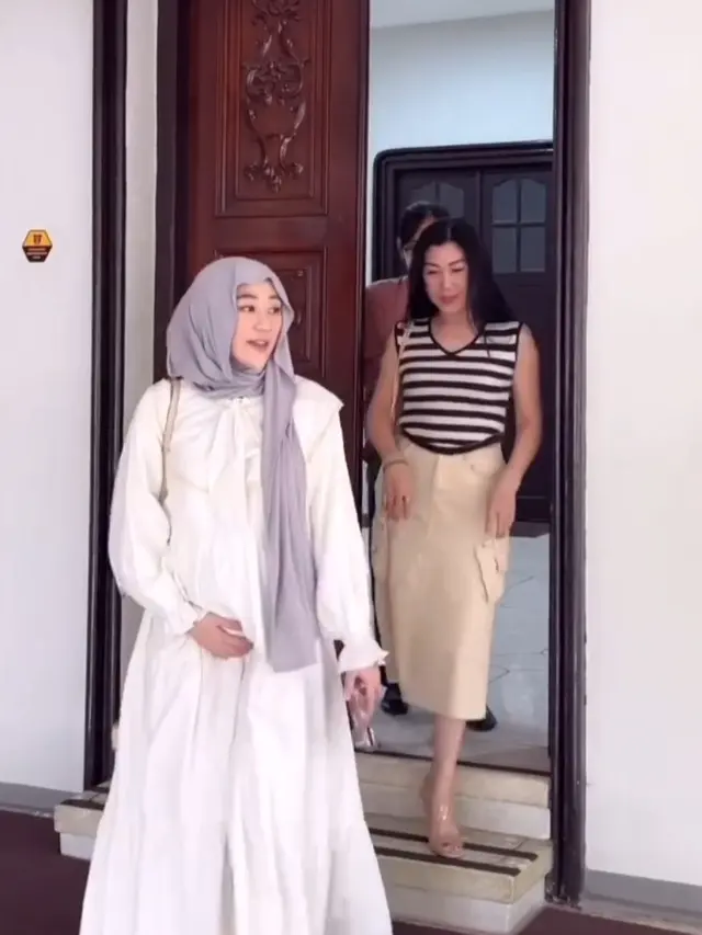 Momen Kebersamaan Larissa Chou dan Ibunya yang Beda Agama, Sampai Cocok Disebut Kakak-Adik
