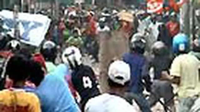 Warga Johar Baru Kembali Tawuran